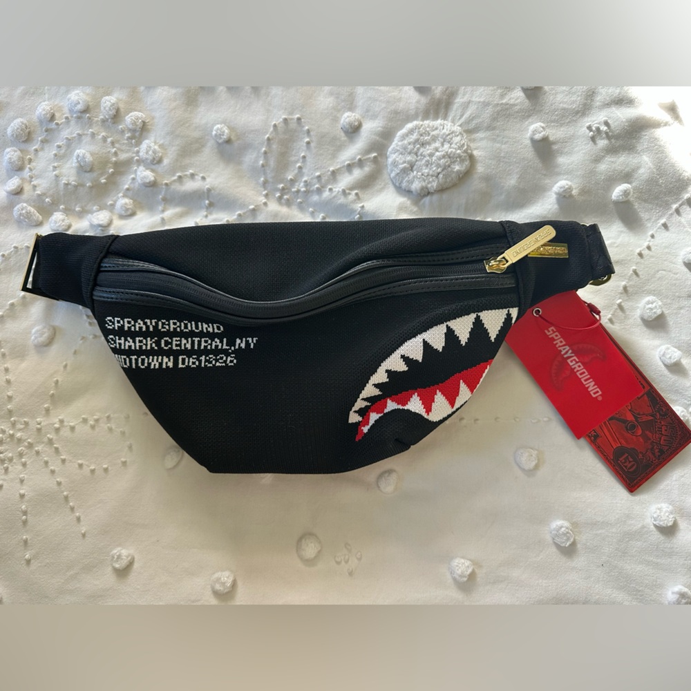 NWT SPRAYGROUND SHARK CENTRAL AEROFLEX SAVVY CROSSBODY